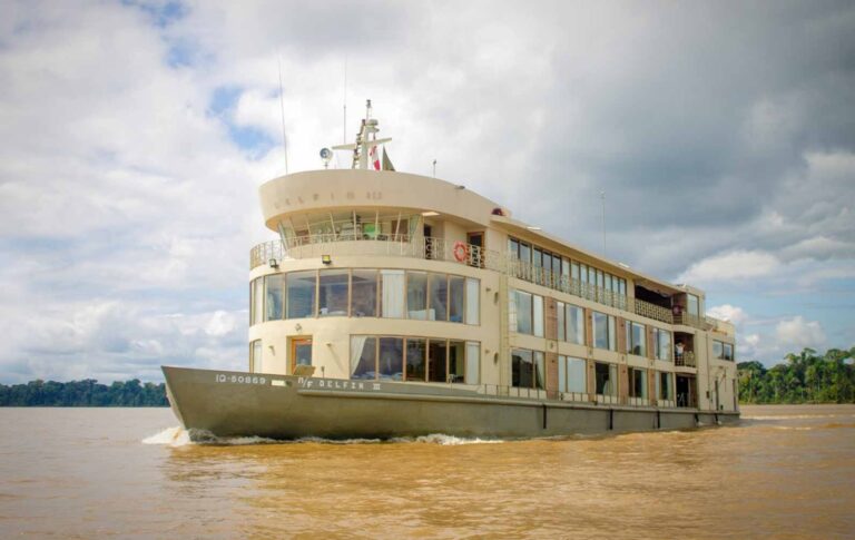 Amazon Cruise Delfin-3 amazon river travel package